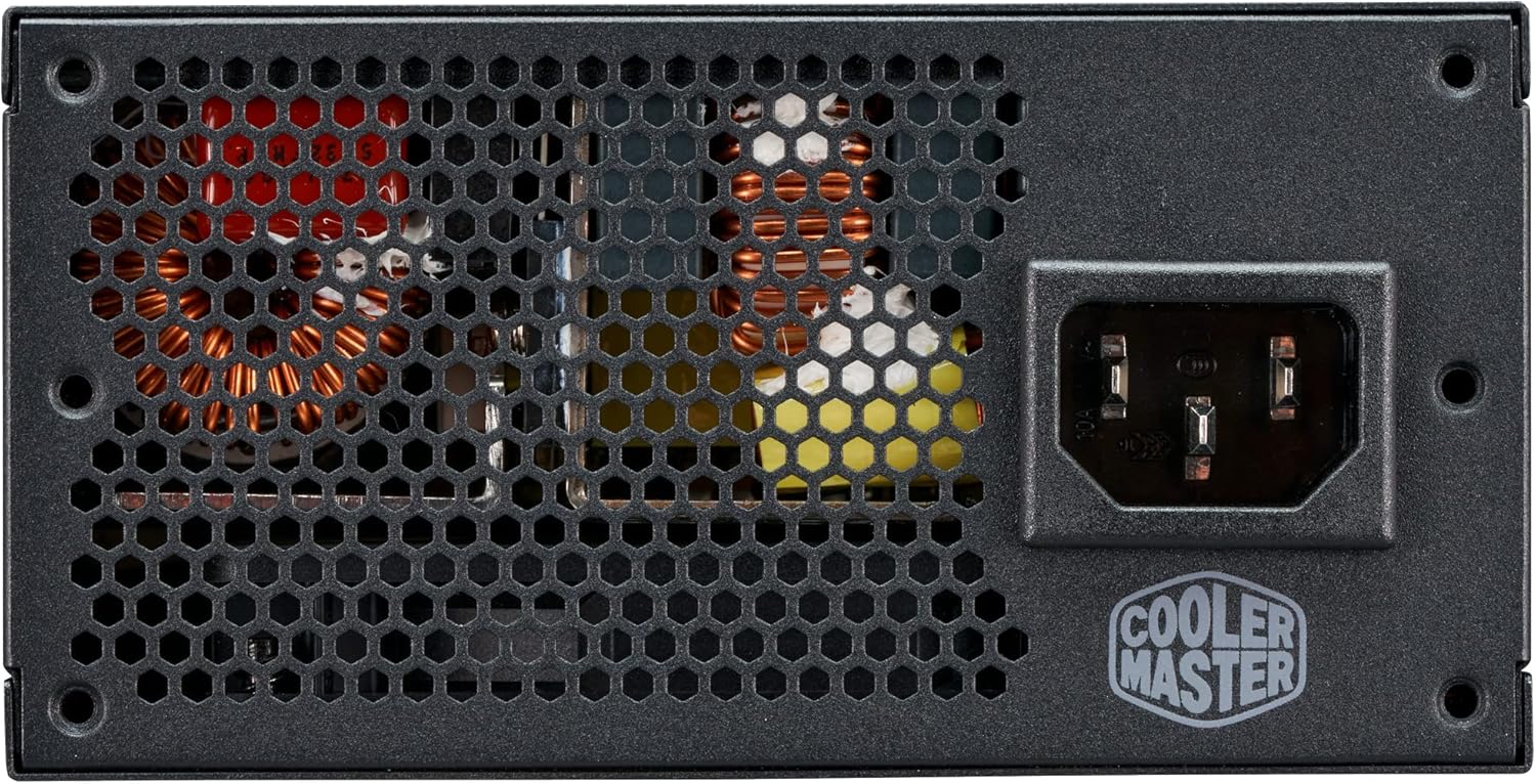 Arrière du bloc Cooler Master V1300 1300W SFX 80+ Platinum avec grille et connecteurs, garantissant une installation facile et une excellente circulation d’air.