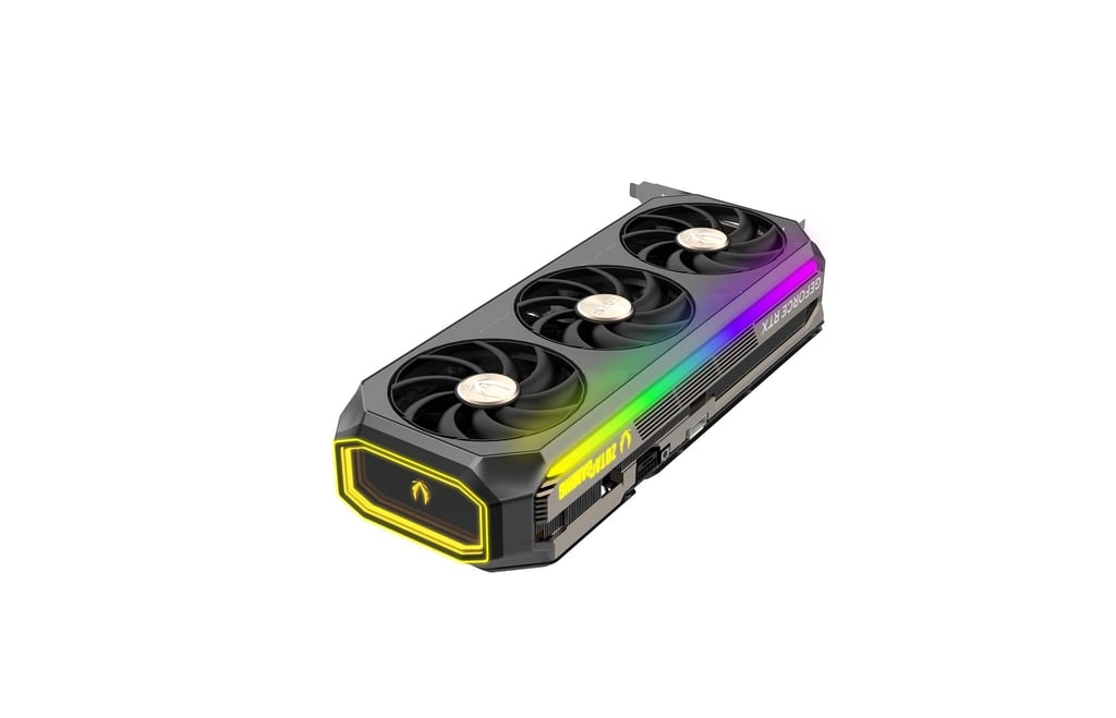 Carte graphique ZOTAC Gaming GeForce RTX 5090 AMP Extreme Infinity 32GB GDDR7 512-bits présentée seule, modèle ultime haut de gamme disponible en Algérie